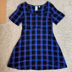 Plaid tie back dress